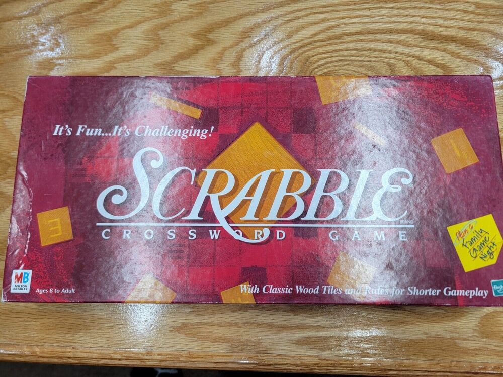 FAMILY GAME NIGHT HASBRO SCRABBLE CROSSWORD WORD GAME MILTON BRADLEY